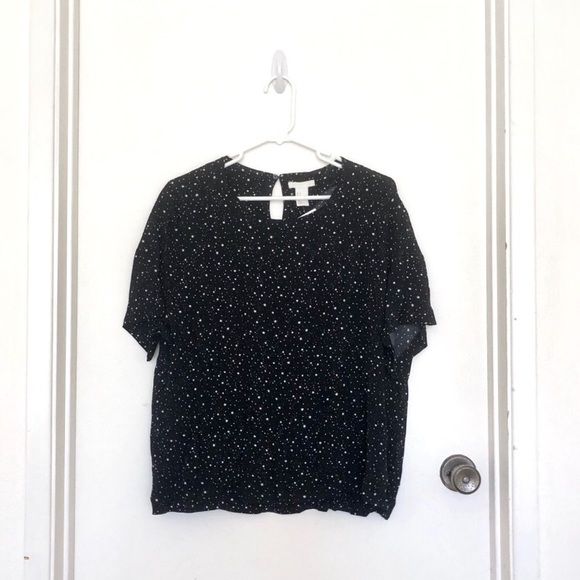 ⭐️5 for $25⭐️ H&M Black and White Star Print Keyhole Back Top - Picture 1 of 4